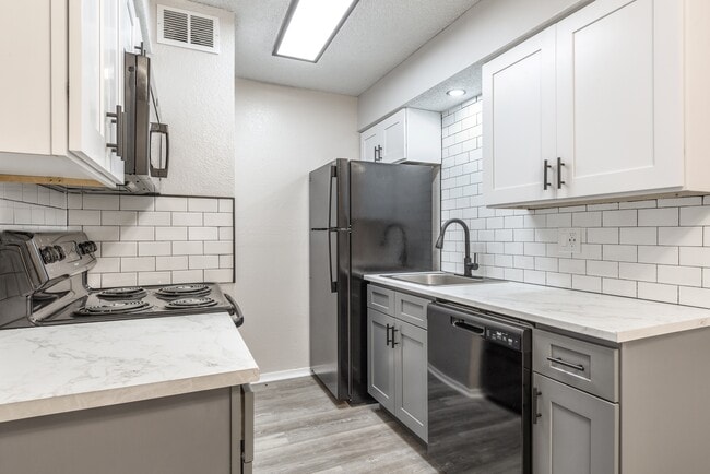 Union Point Apartments, Tulsa, OK 74134 - photo 3