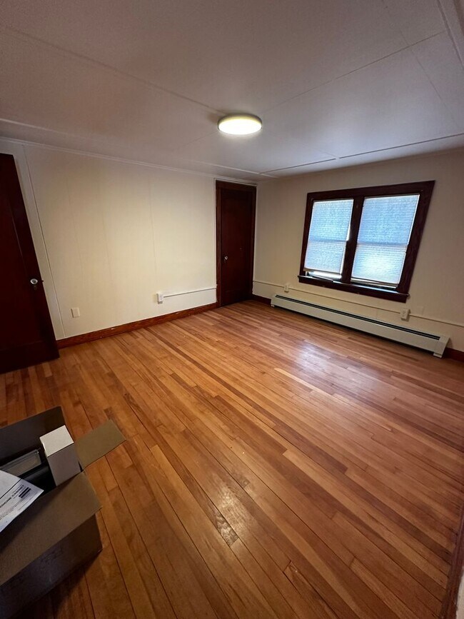 44 Drew St unit 2, Burlington, VT 05401 - photo 4