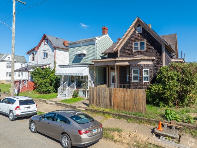 Most homes in Wheeling Island sit close to one another along neighborhood roadways.