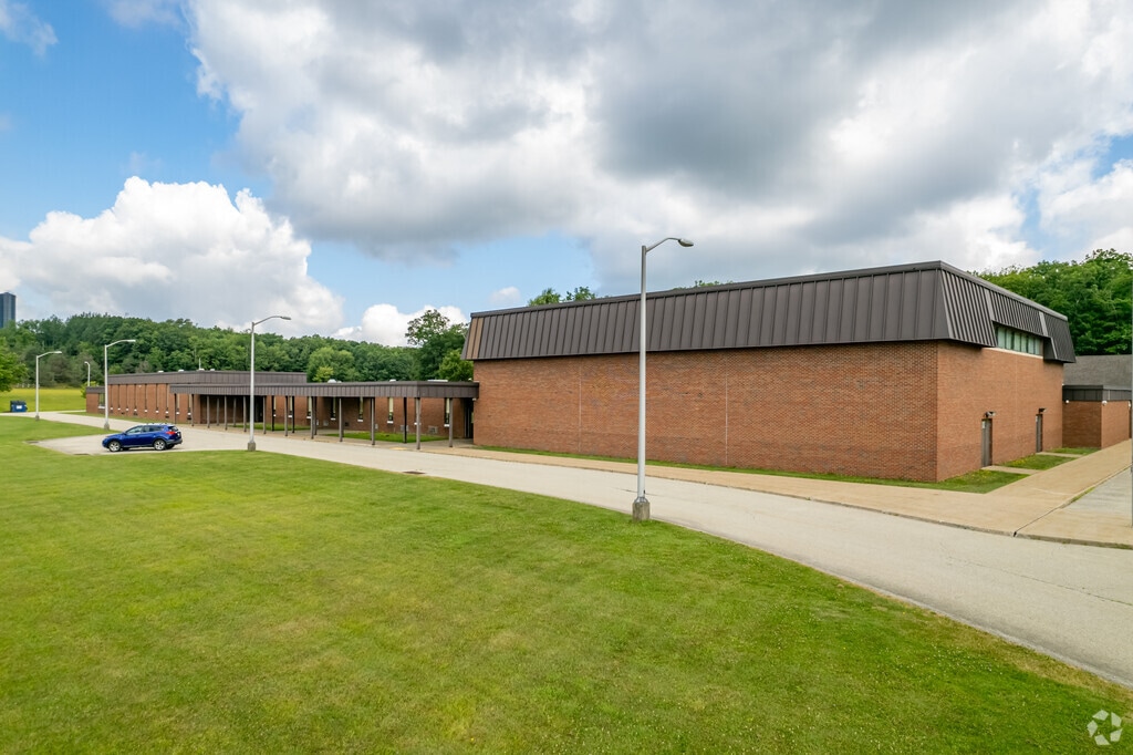 Welcome to A.J. McMullen Middle School part of the Uniontown School District.