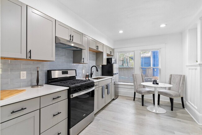 316 E Amelia St unit ID1363947P, Orlando, FL 32801 - photo 4