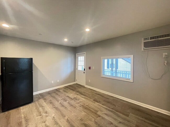 374 Amory St unit 3, Manchester, NH 03102 - photo 3