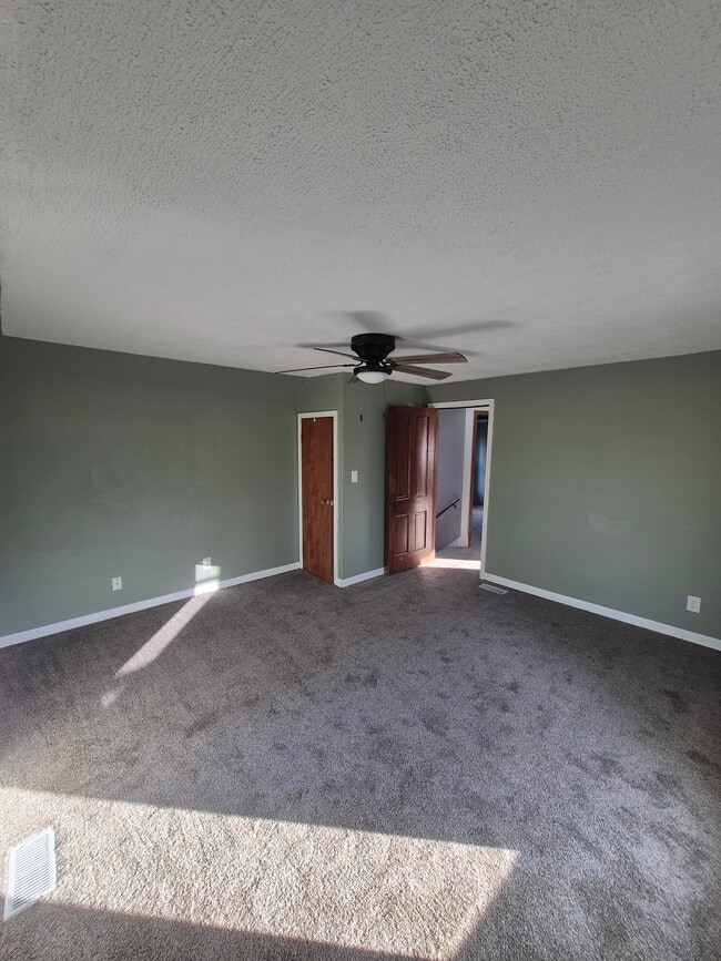 302 Maple St, Friend, NE 68359 - photo 2