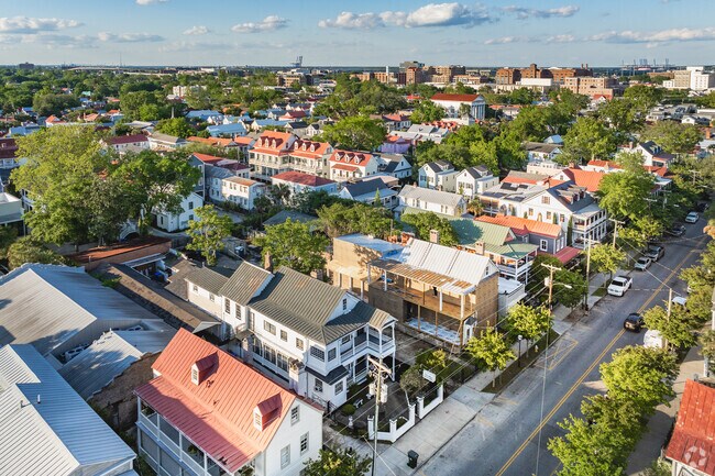 Discover Charleston home styles in the beautiful Cannonborough-Elliotborough neighborhood.