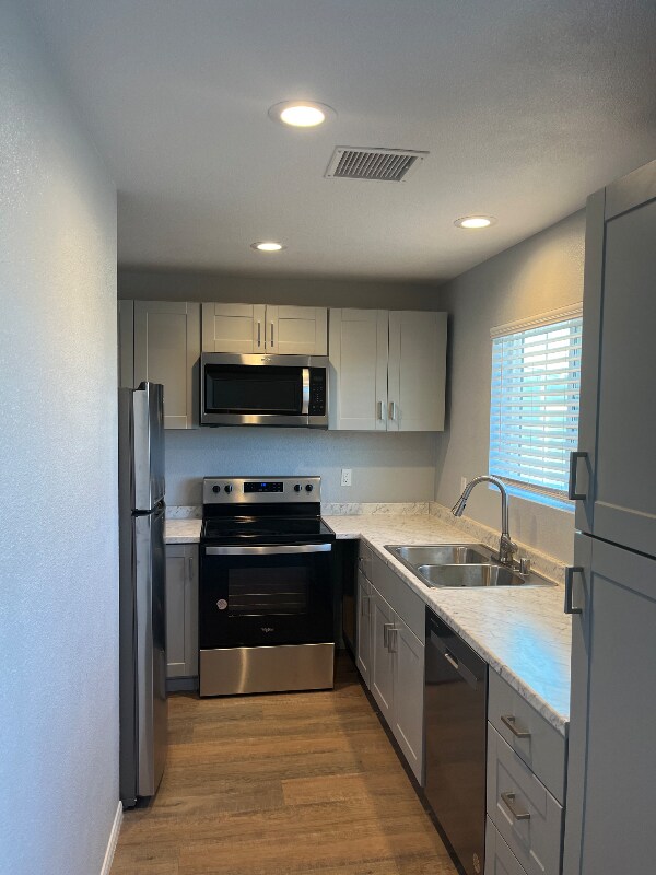 12327 Farmington St unit 2B, Oak Hills, CA 92344 - photo 4