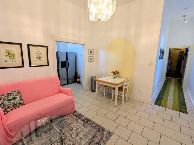 1816 W Grace St unit A, Richmond, VA 23220 - photo 4