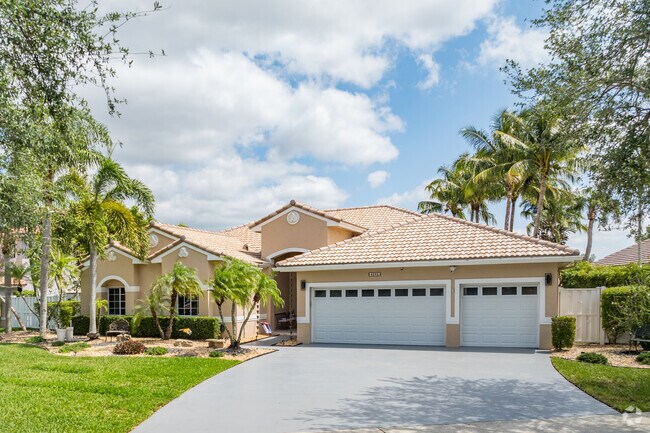Many of the homes in Huntington offer covered car garages for the residents vehicles.