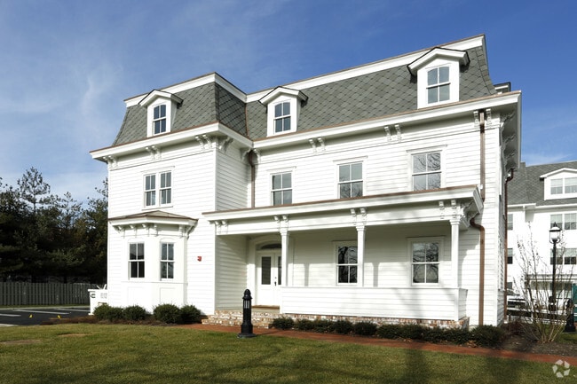 Fortune Square, Red Bank, NJ 07701 - photo 2