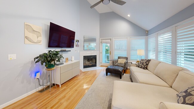 84 Hawthorne Village Rd unit U414, Nashua, NH 03062 - photo 2