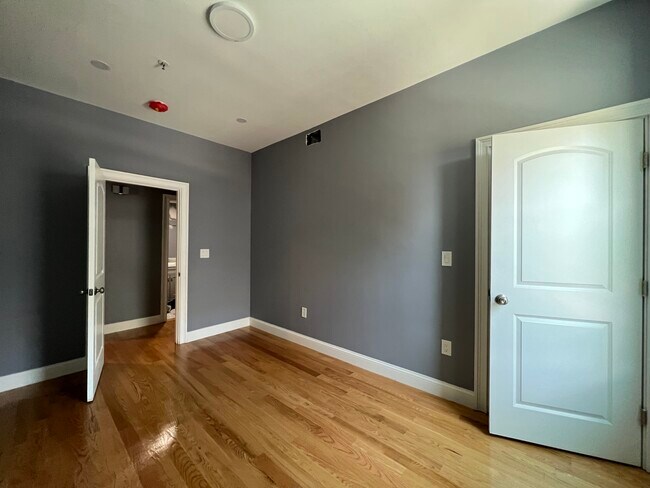341 Cambridge St unit 2, Cambridge, MA 02141 - photo 7