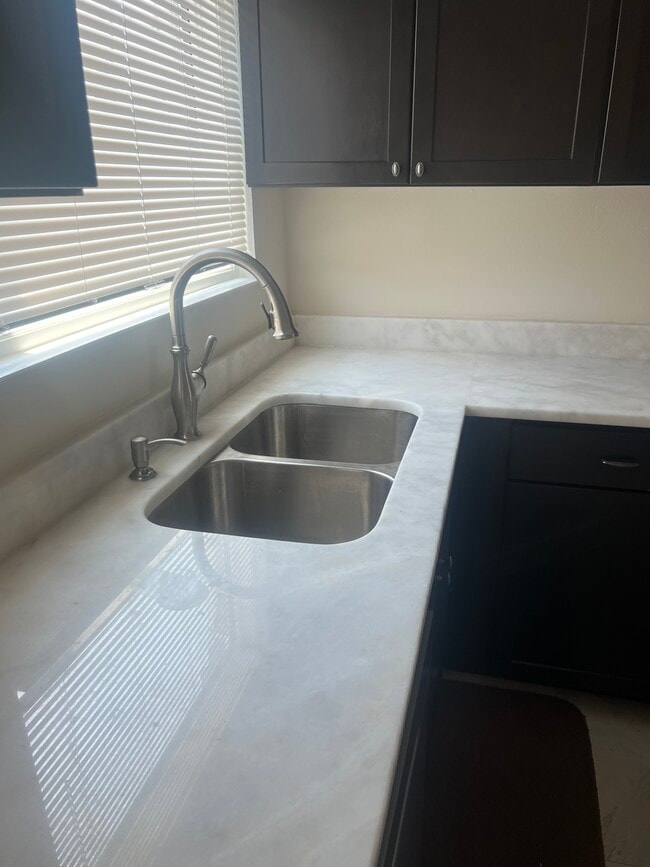 KITCHEN SINK