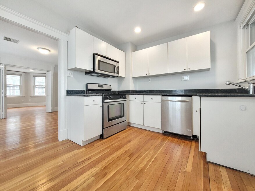 116 Gladstone St unit 4, Boston, MA 02128 - photo 1