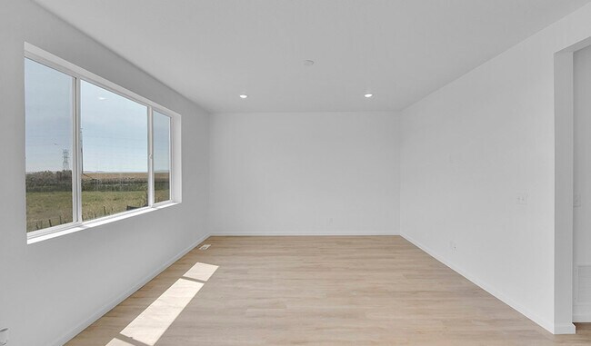 241 W 825 S, Willard, UT 84340 - photo 6