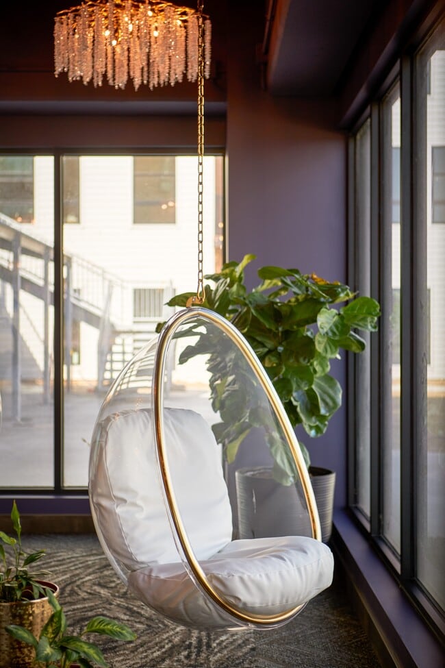 Parallel, Omaha, NE 68106 - photo 4