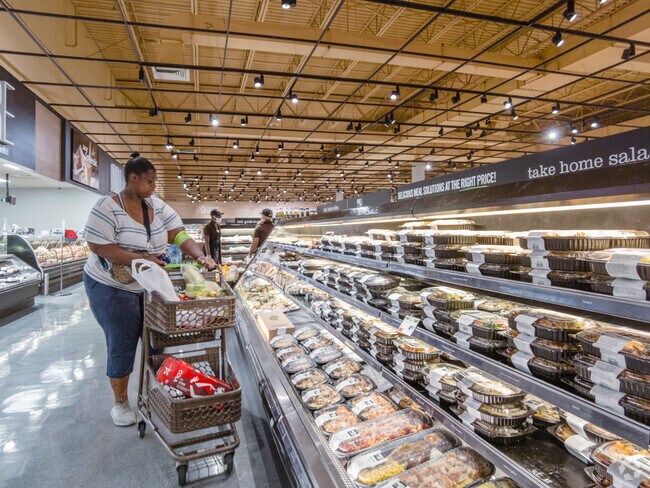 Edwardsville residents shop for groceries at Market 32.