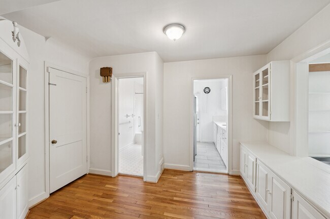 4603 Knox Rd unit 1, College Park, MD 20740 - photo 5