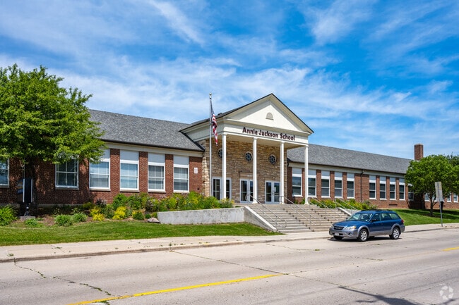 Jackson Elementary School scores a C+ by Niche.