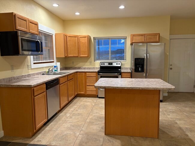 421 S Washington St, Butte, MT 59701 - photo 2