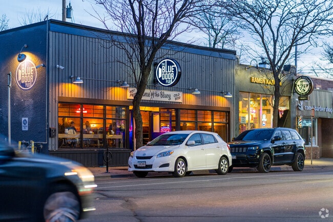The Blue Door Pub has a location in the Como neighborhood.
