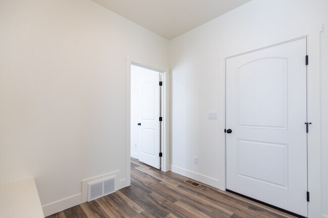 14 Foxhill 729 W 20 N Hyrum UT-19-min copy.jpg