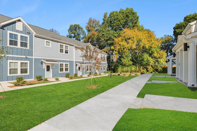 Hamlet Huntersville - Homes & Townhomes for Rent, Huntersville, NC 28078 - photo 6