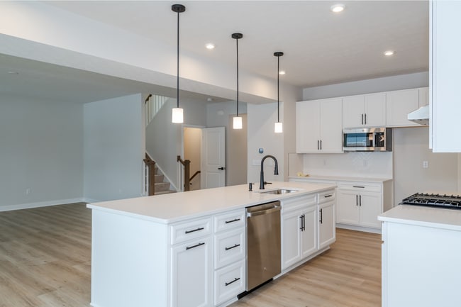 9733 Knoll Creek Ct, Centerville, OH 45458 - photo 3