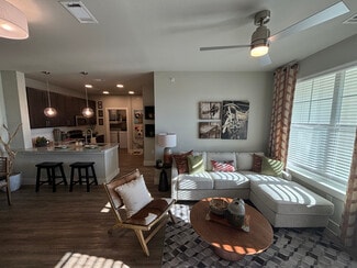 425 El Rio St Unit b2, San Marcos, TX 78666