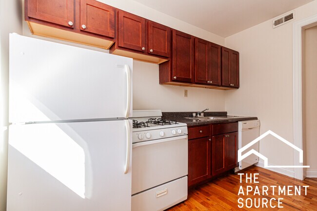 1450 W Byron St unit 1, Chicago, IL 60613 - photo 4