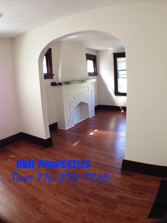 100 Somerton Ave Unit Upper, Buffalo, NY 14217