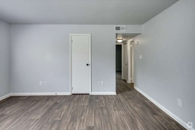 2BR, 1BA - 800SF - Living Room