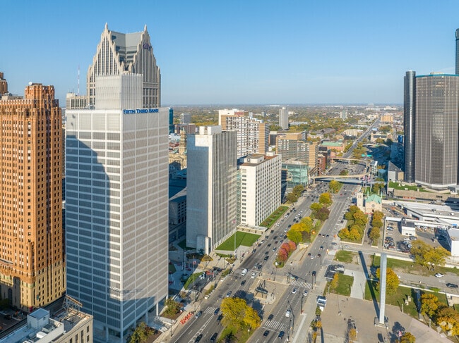 Downtown Detroit is only a 15-minute drive away from Bethune Community.