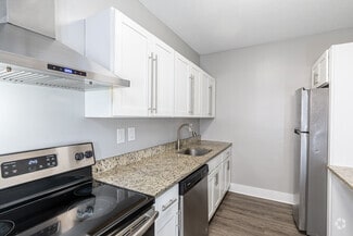 106 Kane St, West Hartford, CT 06119