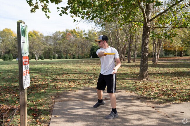 Barfield Park has an 18 hole Disc Golf course in Murfreesboro.