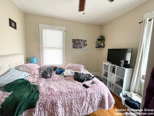 18 Romsey St unit 3, Dorchester, MA 02125 - photo 3