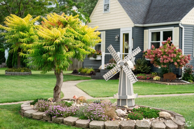 A lot of residents in Maryvale put great effort into their front yard.