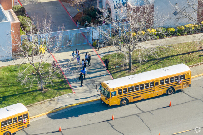 Niche gives Elitha Donner Elementary School a B grade.