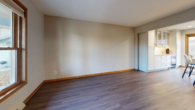 2110 Hollow Cir, West Bend, WI 53090 - photo 2