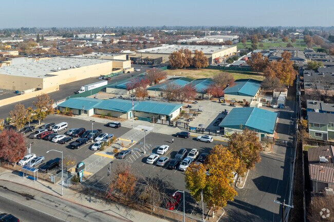 Cambridge High School is located in Fresno.