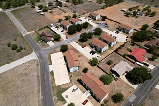 119 Circle Ct Unit 121, Pleasanton, TX 78064