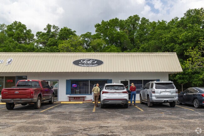 Toli's serves classic Italian recipes in a casual setting in Creola, AL.