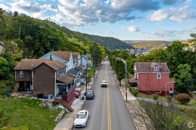 Osborne residents can enjoy mountain vistas driving through Johnstown, PA.