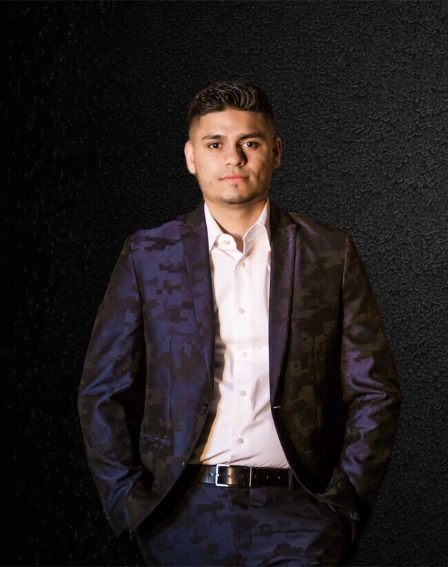 Agent Photo