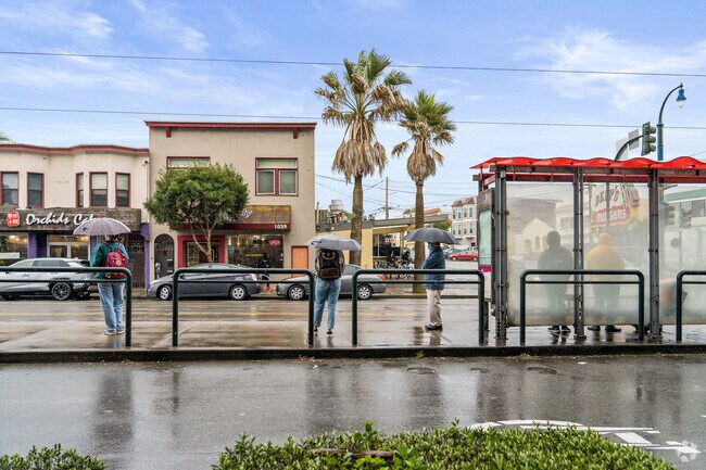 The K line runs through Ocean Ave for an easy commute in Mount Davidson Manor.