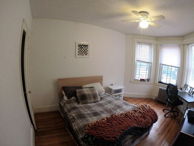 237 Freeman St unit 1, Brookline, MA 02446 - photo 5