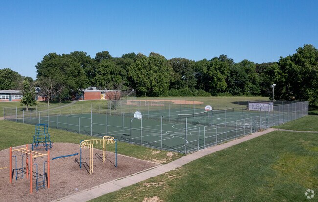 Battle Grove ES Athletic Court
