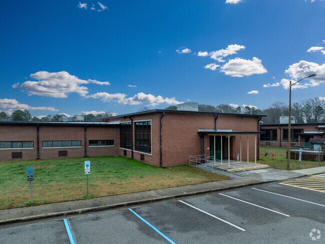 Sedgefield Elementary School
Sedgefield Elementary School
Public Pre-K & Elementary School
Carve