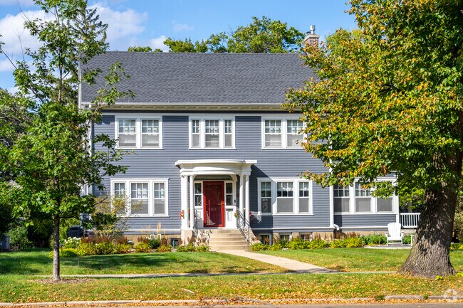 Pill Hill's century-old homes add charm to the Southwest neighborhood.