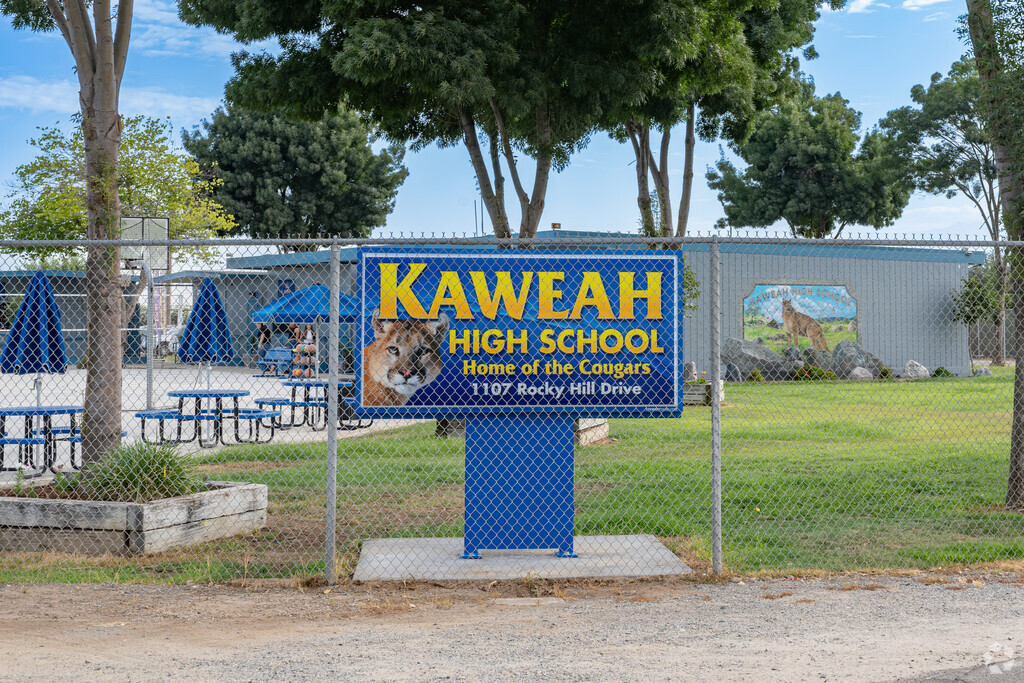 Students in Exeter can attend Kaweah High School near the foothills.