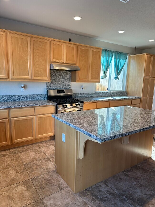 814 Bogdanich Pkwy, Patterson, CA 95363 - photo 3