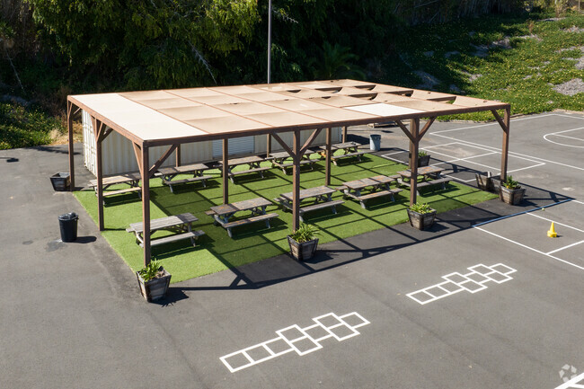 The side eating area for kids lunch at Palmquist Elementary School in Oceanside.
